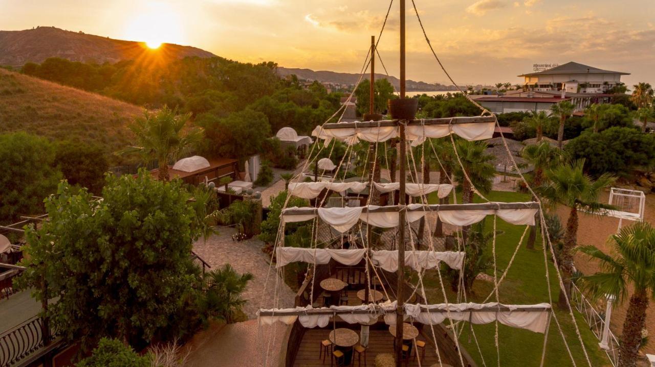 Hotel Lido Degli Scogli Crotone Buitenkant foto