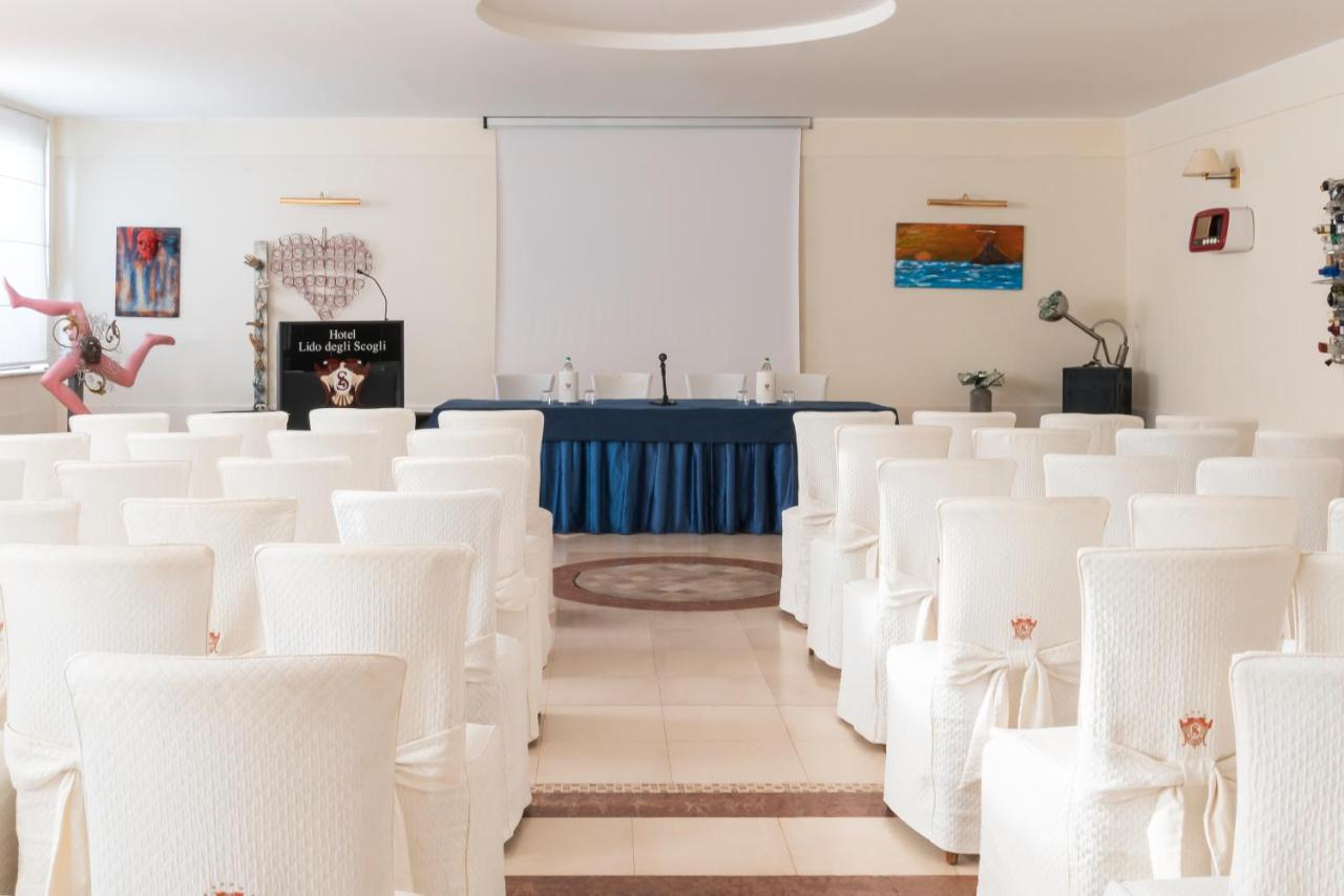 Hotel Lido Degli Scogli Crotone Buitenkant foto